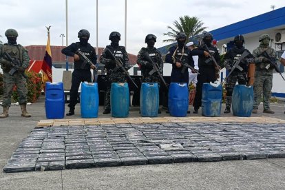 Policía incauta 400 kilogramos de cocaína en una embarcación pesquera