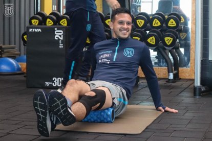 Gonzalo Valle, golero del Guayaquil City entrenando con la Tricolor.