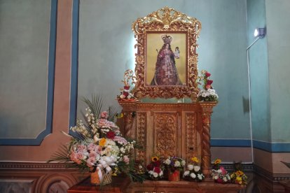 Cientos de devotos acuden a la Basílica dl Cisne.