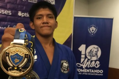El pasado 26 de julio Joseph Chimbolema Morocho, de 17 años, obtuvo la medalla de oro en el torneo AJP de Jiu-Jitsu que se dio en Colombia.