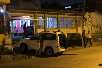 En la puerta de su garaje sorprendieron a experto en derecho.