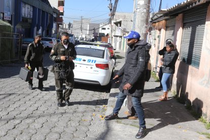 Los parientes exigían respuestas a los uniformados afuera de la cárcel.