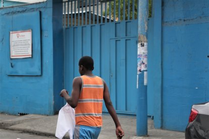 El plantel, ubicado en Mapasingue Oeste, se encuentra intervenido. No hay clases.