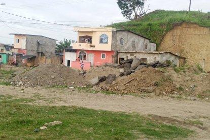 A un hombre le dispararon cuando estaba hablando por teléfono.