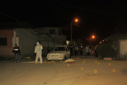 Los agentes hallaron una veintena de restos de las balas.