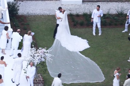 La pareja de artistas se dio el 'sí quiero', esta vez en una boda imponente celebrada en la finca que el actor posee en Georgia.