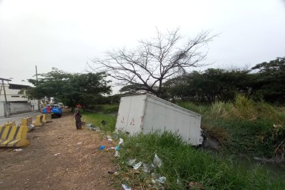 Según el afectado, habría sido víctima de una sustancia alucinógena proporcionada por una mujer que recogió en la carretera.