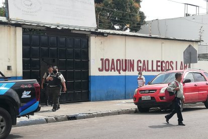 Unidades policiales acudieron a la zona para verificar la novedad.