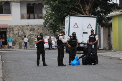 Personal del GIR atendió la alerta y descartó una bomba.