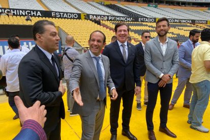 Las máximas autoridades del fútbol y del gobierno nacional se reunieron en el Monumental