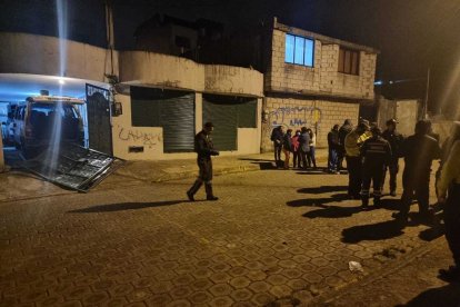 En la foto se observan los daños provocados a uno de los automotores.