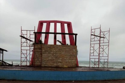 Santa Elena: La concha acústica del malecón de Libertador Bolívar se cae a pedazos