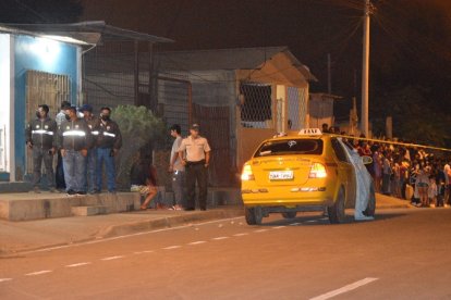 Stalin Alejandro Borbor fue atacado cuando se estacionaba frente a su casa.