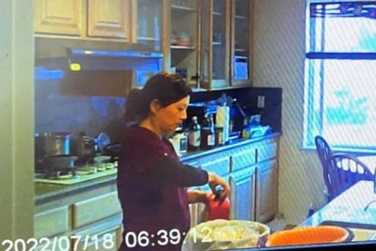 La involucrada fue grabada por una cámara que instaló su esposo.