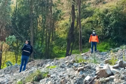 Dos incendios afectaron 85 hectáreas de bosque en Azuay y Bolívar