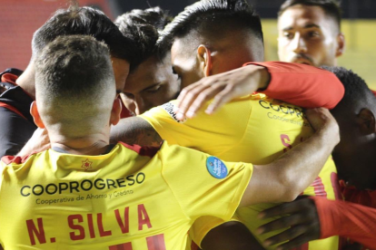 La felicidad de Aucas, son los punteros e invictos de la segunda etapa de LigaPro