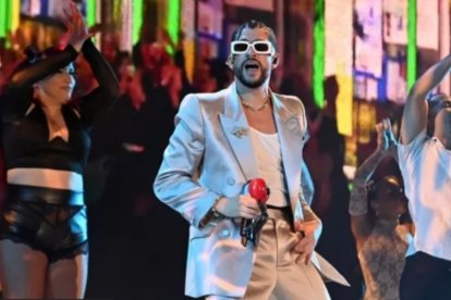 Bad Bunny causa polémica en la entrega de los premios MTV Video Music Awards