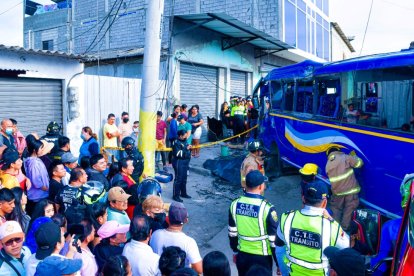 El pesado vehículo aplastó a la joven universitaria.