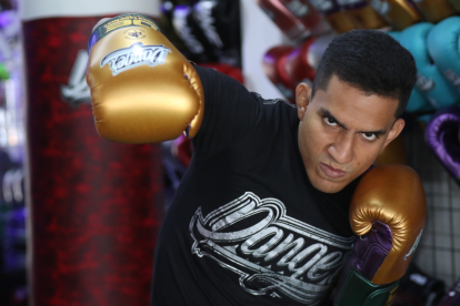 Emiliano Linares pelea por ganar un contrato con UFC el próximo 30 de septiembre.