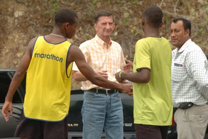 El Barcelona sucursal Cielo FC tiene ahora un directivo más, el capitán Xavier Paulson.