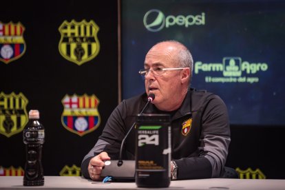 Jorge Célico salió en defensa de Michael Carcelén.