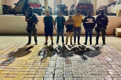 Según las investigaciones policiales preliminares, uno de los detenidos se encargaba de alquilar casas para almacenar la droga.