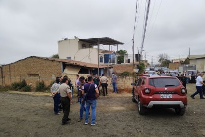 Verónica Pico se movilizaba en este auto rojo cuando fue sorprendida a balazos.
