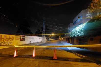 La Policía realizó el levantamiento de la escena, encontró 4 casquillos de bala.