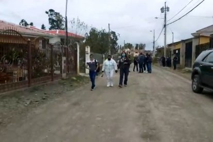 Las víctimas son nativas de Quito y al parecer habrían mantenido una discusión mientras libaban dentro de la habitación donde fueron hallados sin vida.