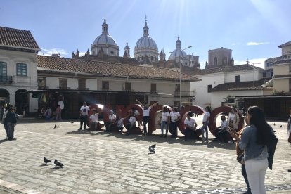 Cuenca es una ciudad con alta afluencia turística y su gente es muy amable.