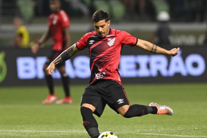 Atlético Paranaense, primer clasificado a la final que se disputará en el Monumental