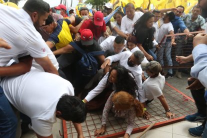 En medio de un alboroto el PSC inscribió a sus candidatos en la provincia del Guayas