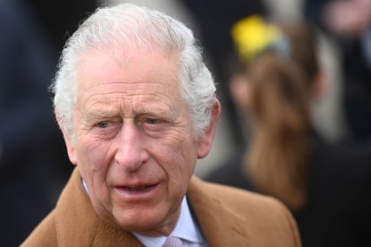 Desde la infancia, el príncipe de Inglaterra cuenta con un amplio séquito de ayudantes.