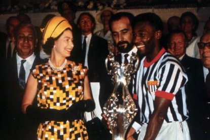 La Reina Isabel II y su pasión por el mundo del fútbol