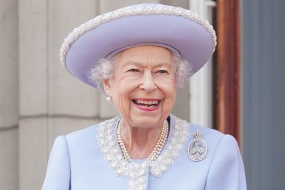 El día en que Isabel II buscó "la mano de Dios"