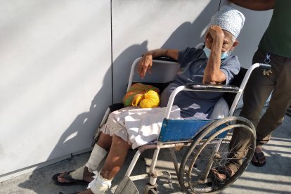 Presenta una malnutrición, producto del ayuno obligado por la falta de comida.