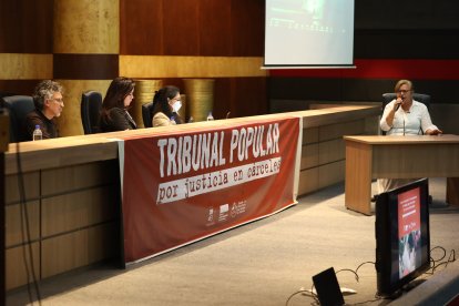 Mercedes, cuyo hijo fue asesinado en la masacre de febrero de 2021, rindió su testimonio ante el tribunal popular.