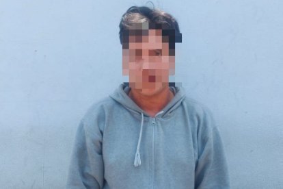 El sospechoso fue aprehendido en su vivienda y puesto a órdenes de las autoridades.