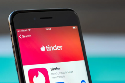 Una década de Tinder, la app que convirtió en un juego el buscar pareja