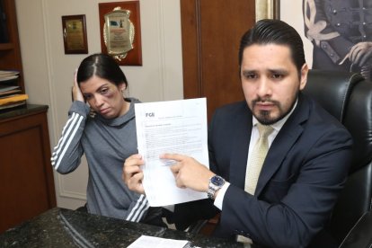 Nicole R. y su abogado Álvaro Jacho aseguraron que la mañana del miércoles 14 sería presentada la denuncia en la Fiscalía.