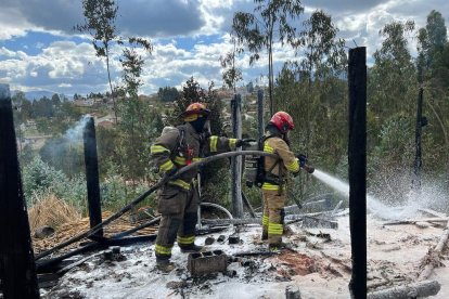 No se reportó desgracias personales y se presume que habría por mala manipulación de pólvora.