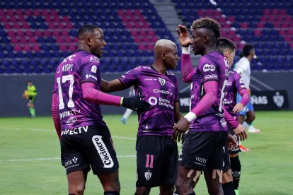 El cuadro rayado sumó su tercera victoria consecutiva y quedó a tres puntos de meterse en la final del torneo.