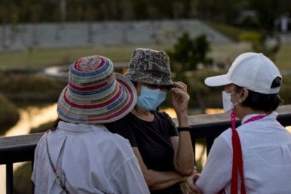 Mujer condenada a muerte por envenenar a una niña y su hijo por donaciones