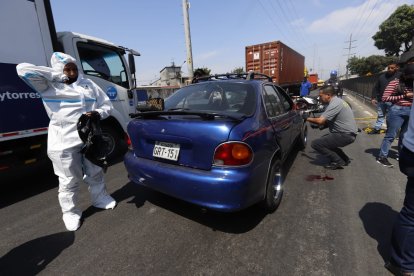 El sujeto se dirigía a su lugar de trabajo cuando fue ‘virado’. El vehículo en el que se movilizaba quedó a un lado de la vía.