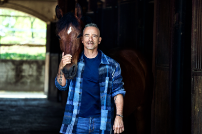 Eros Ramazzotti vuelve a la música con nuevo tema
