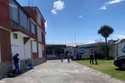 La riña con tubos y cuchillos se registró en el parqueadero de un chongo clandestino que funciona en el mismo predio de una lubricadora.