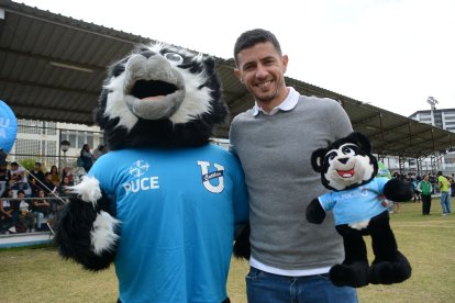 Facundo Martínez, capitán del Trencito, no perdió la oportunidad para tener su foto junto a Aurelio.