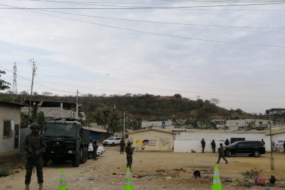 La medida surge luego de la muerte de un alumno de 16 años, quien fue baleado la semana pasada en los exteriores del centro educativo.