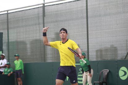 Emilio Gómez venció 6-4 y 6-3 a Henri Laaksonen, con el que igualó la serie por el Grupo Mundial I de la Copa Davis.