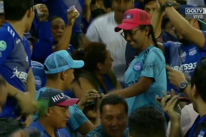 Usuarios de redes sociales rescataron que, entre tanto relajo, al menos hubo un momento emocionante como lo fue la pedida de mano.